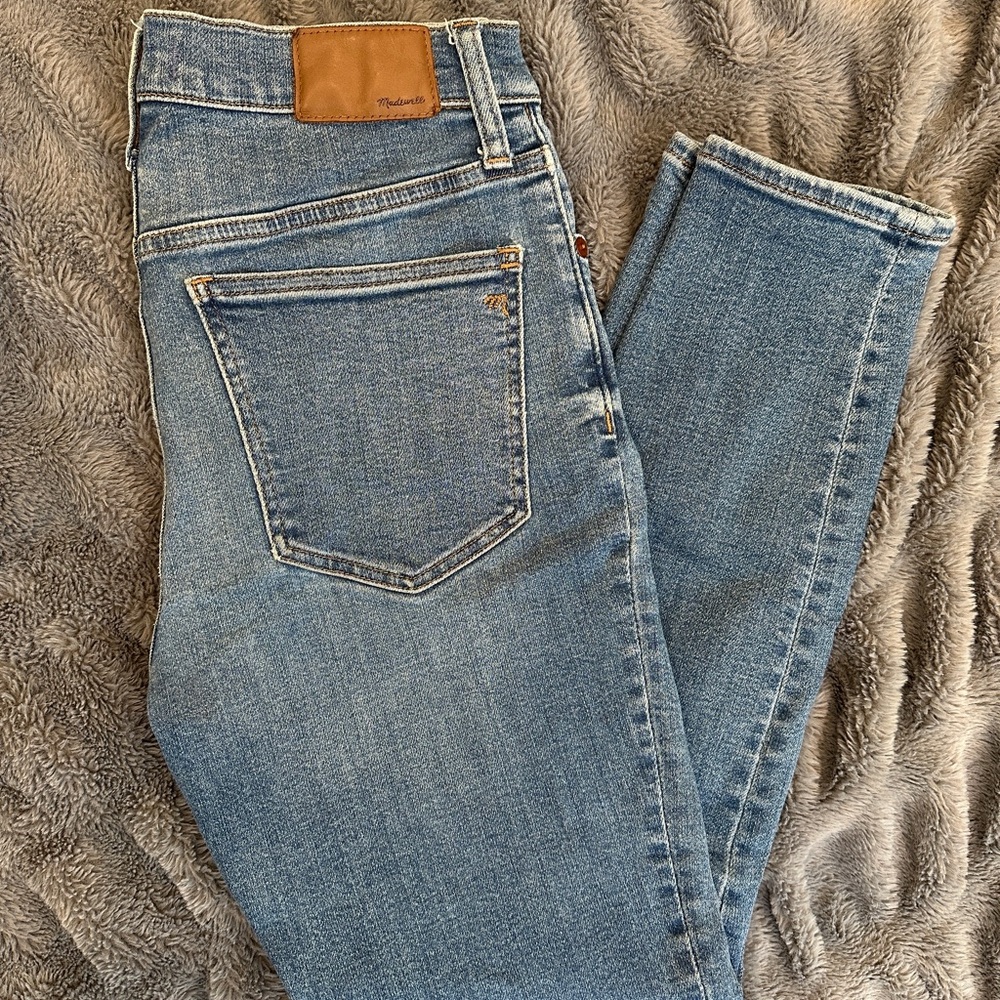Madewell mid rise skinny crop jeans